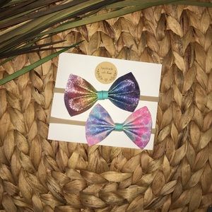 Bow set **ADD TO ANY BUNDLE FOR FREE**